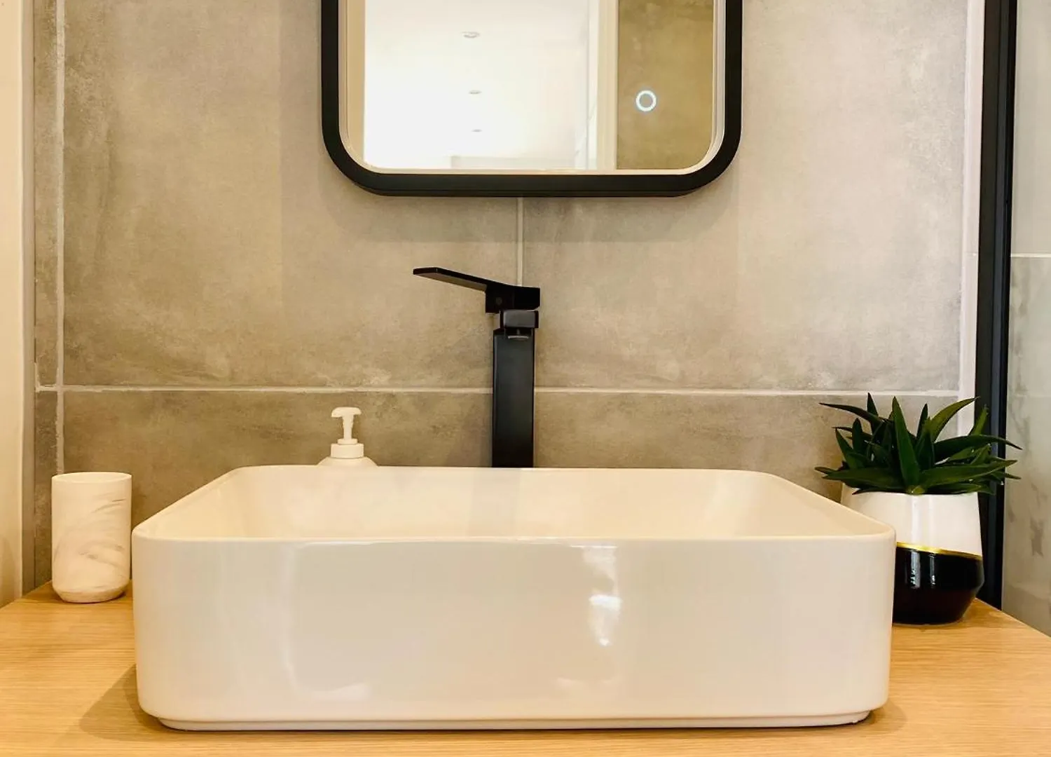 Sejour Detente! Jacuzzi + Jardin Prives Saint-Raphael  0*, Saint-Raphael (Var)